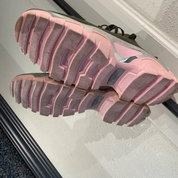 Raf Simons Green and Pink adidas Originals Edition RS Detroit Runner Sneakers - Picture 4 of 16